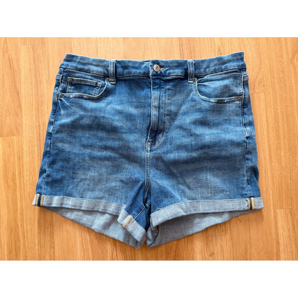 American Eagle Curvy Hi-Rise Shortie Denim Shorts Medium Wash Size 16 Distressed